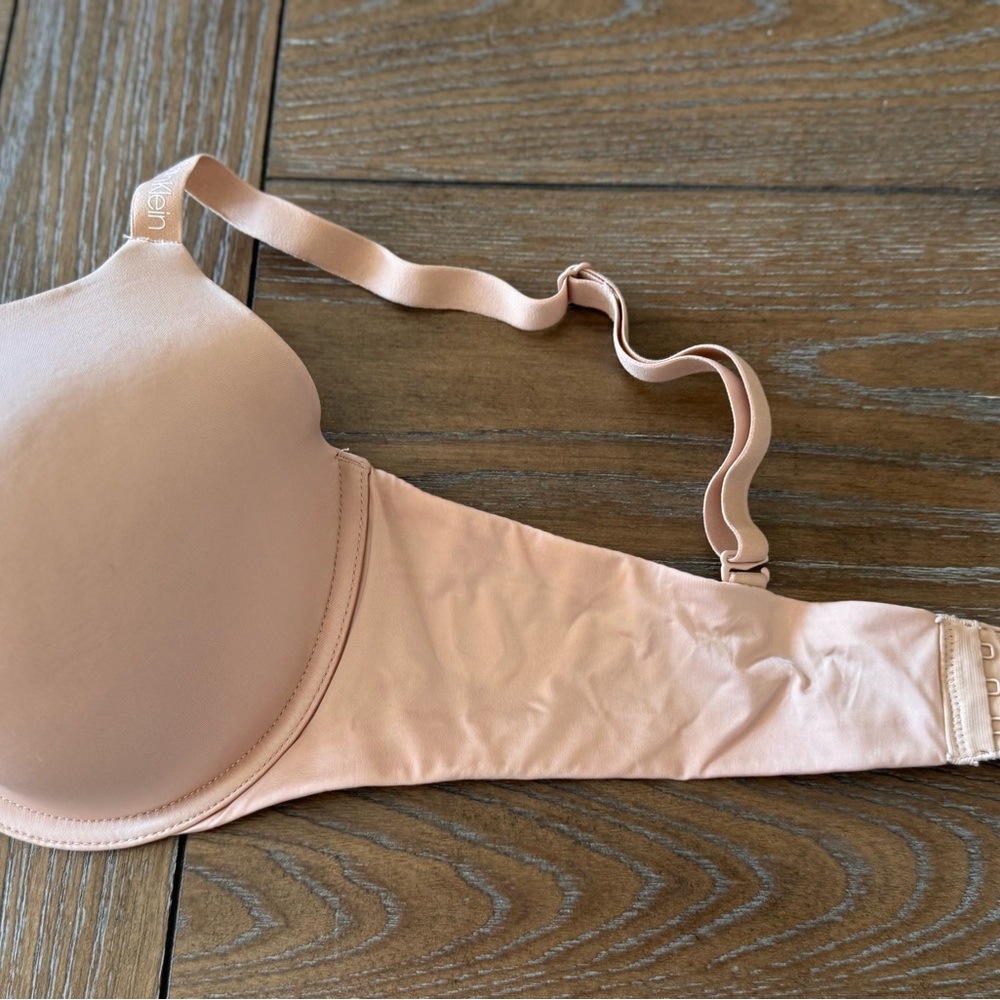 Calvin Klein Light Pink Bra - Picture 4 of 10